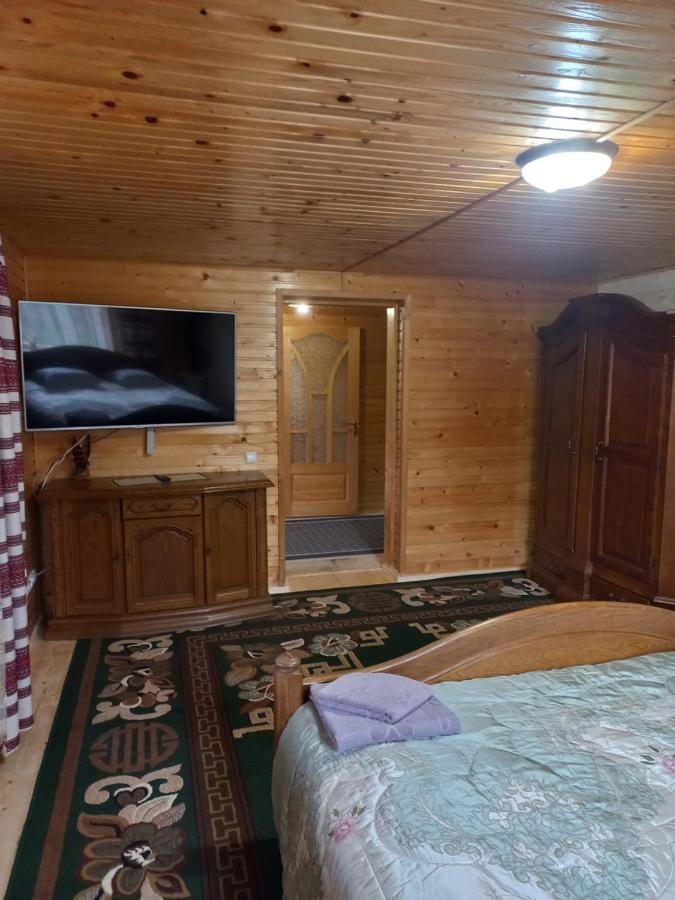 Садиба Федорчуків За Рікою Sheshory Ngoại thất bức ảnh